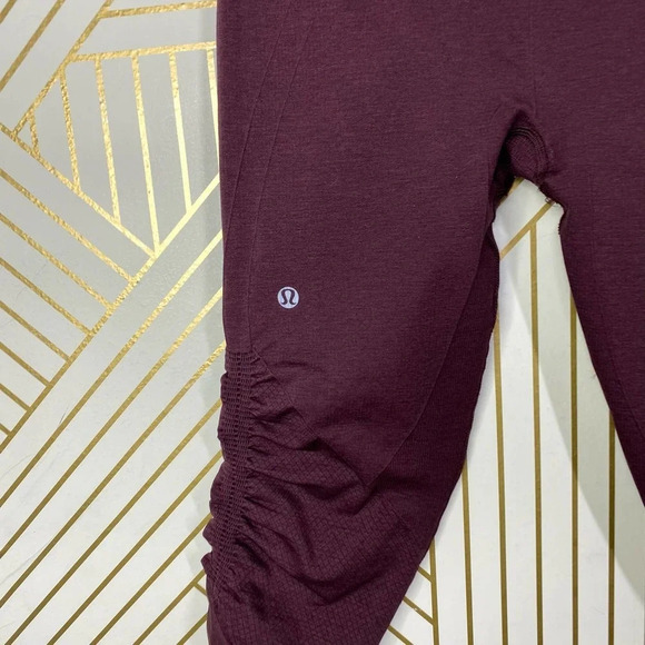 Lululemon In The Flow Crop II Heathered Bordeaux Drama Seamless Size US 8 - Picture 8 of 11